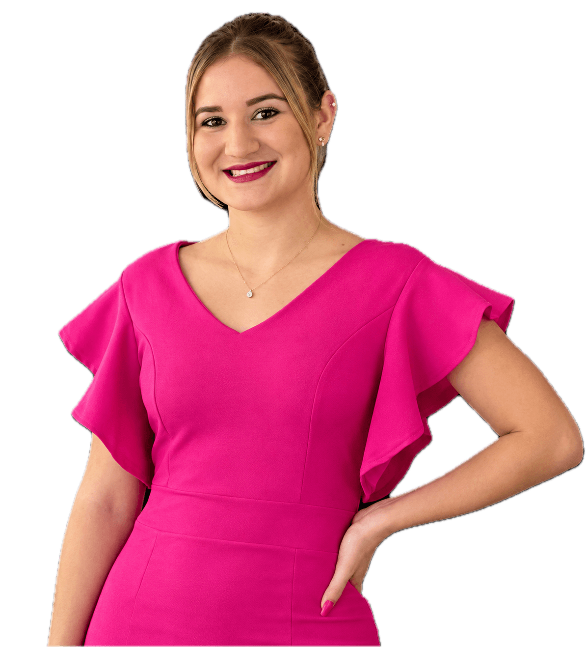 Adianez Alonso, profesora de inglés, sonriendo con un vestido magenta.